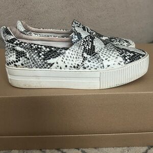 Halogen Snakeskin Pattern Slip-On Shoes